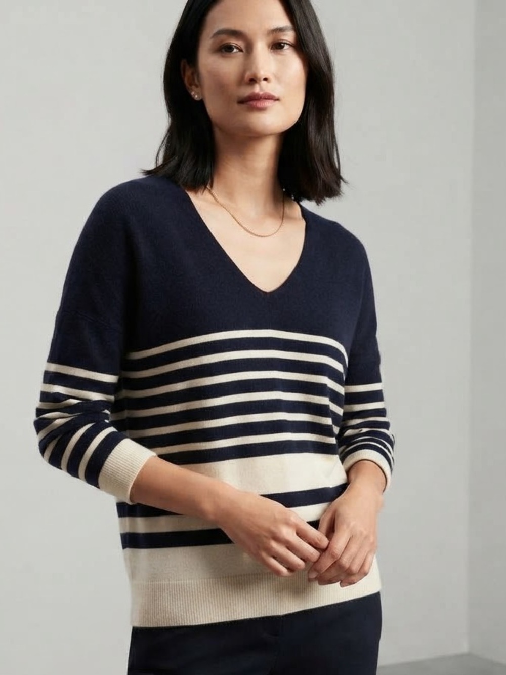 Banana Republic Casual Collegiate Coastal Striped V-Neck Sweater in Blue & White